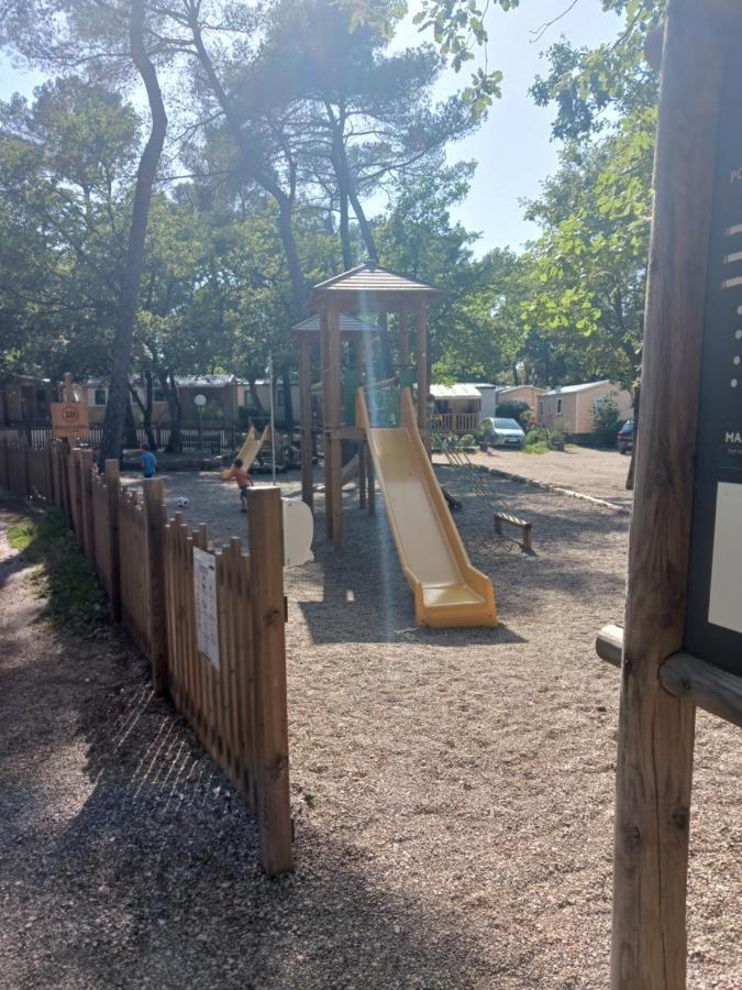 Domaine De La Sainte Baume Hotel Nans les Pins Bagian luar foto